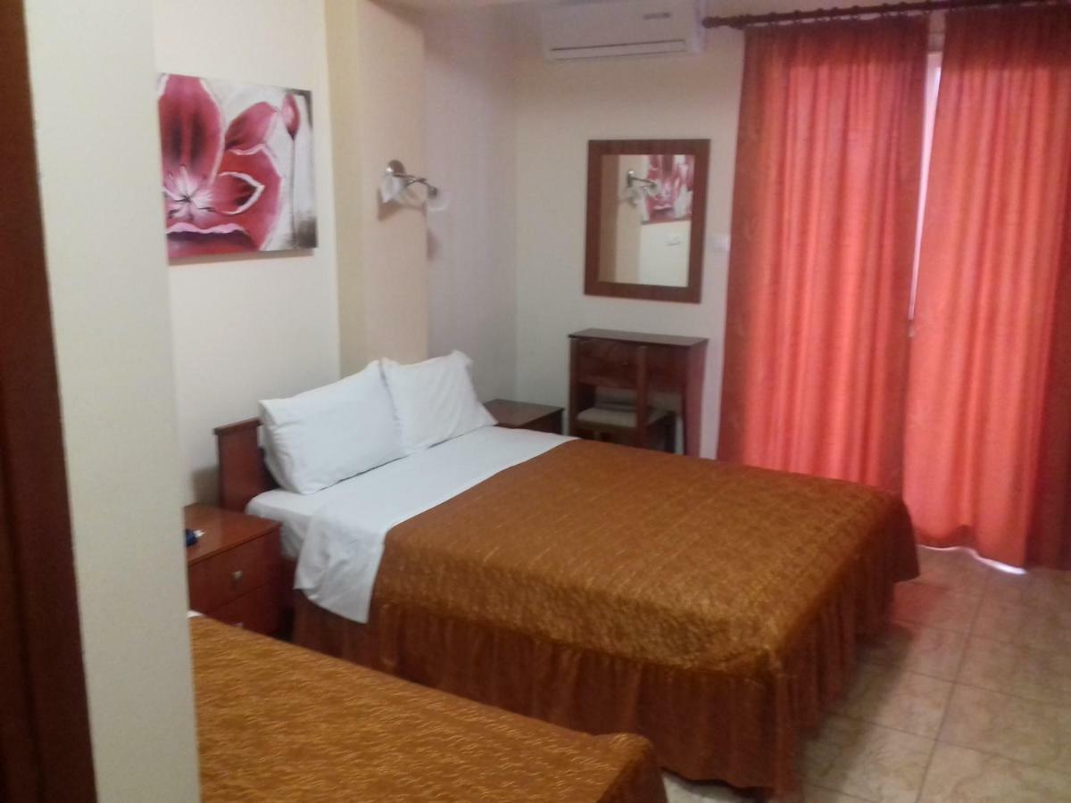 Chambre Triple avec Terrasse